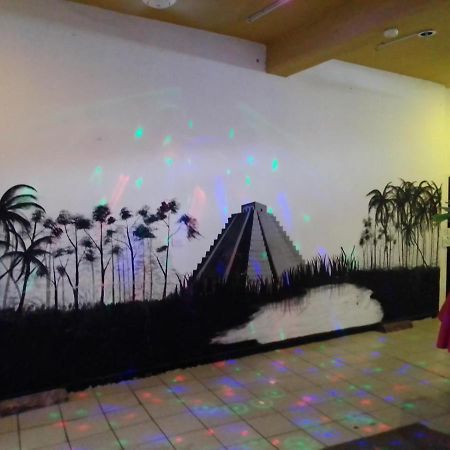 Hostal Hotel Ado Cancún Esterno foto
