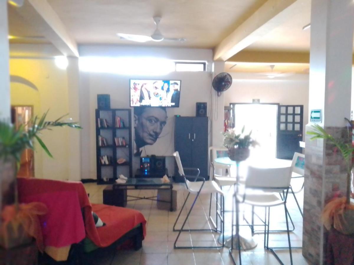 Hostal Hotel Ado Cancún Esterno foto