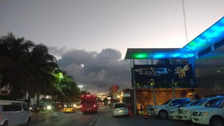 Hostal Hotel Ado Cancún Esterno foto